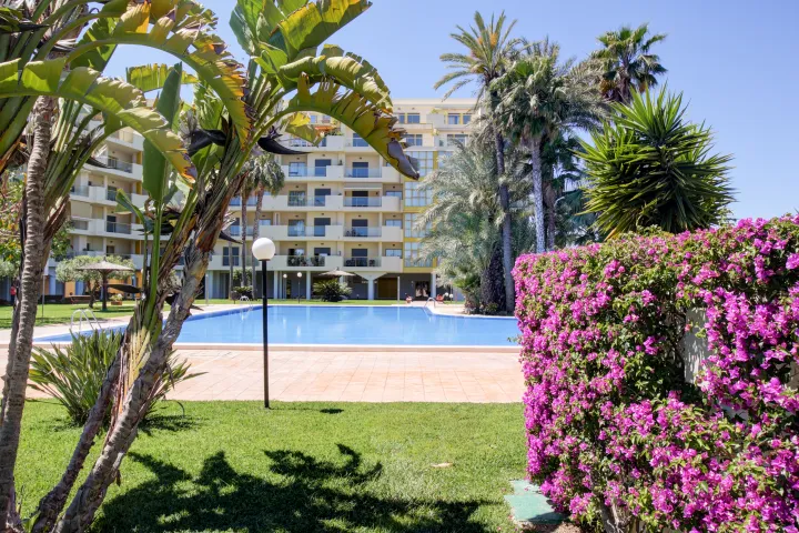 Ático dúplex con piscina privada y vistas privilegiadas al Montgó y al Castillo de Dénia