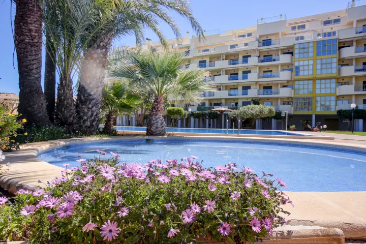 Ático dúplex con piscina privada y vistas privilegiadas al Montgó y al Castillo de Dénia