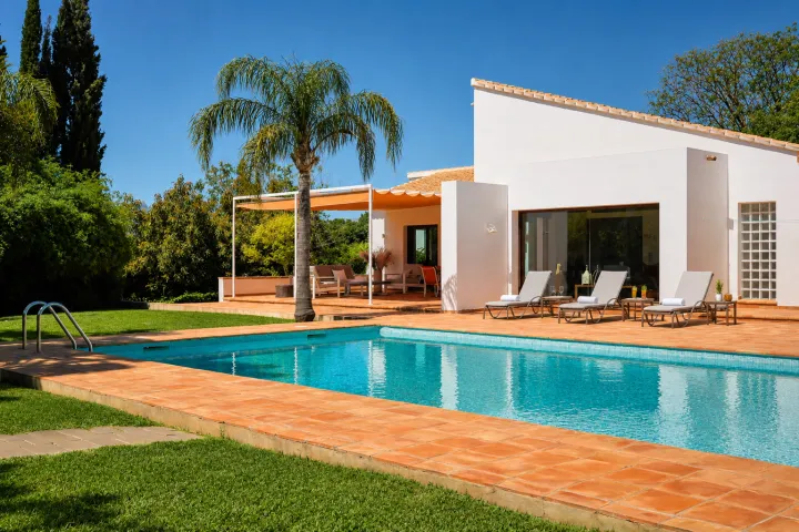 Finca mediterránea en Ondara con piscina climatizada y terrazas