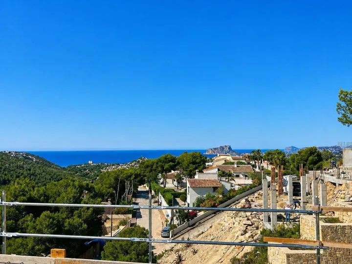 Villa mediterránea de nueva construcción con vistas al mar en Moraira