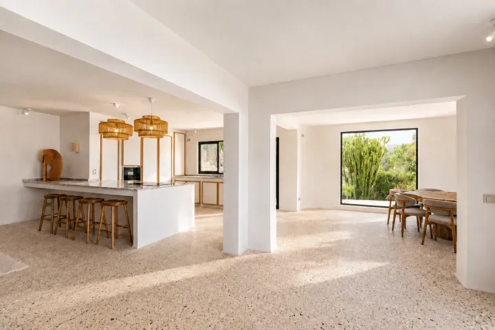 Exclusiva villa mediterránea con vistas panorámicas al mar en Jávea