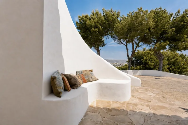 Exclusiva villa mediterránea con vistas panorámicas al mar en Jávea