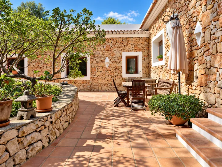 Villa en venta en Cabo de San Antonio, Jávea | Una sola planta, vistas al Montgó y apartamento de invitados