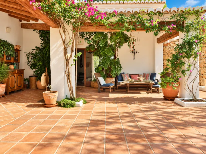 Villa en venta en Cabo de San Antonio, Jávea | Una sola planta, vistas al Montgó y apartamento de invitados