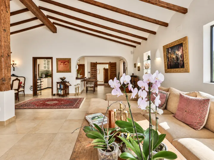 Villa en venta en Cabo de San Antonio, Jávea | Una sola planta, vistas al Montgó y apartamento de invitados