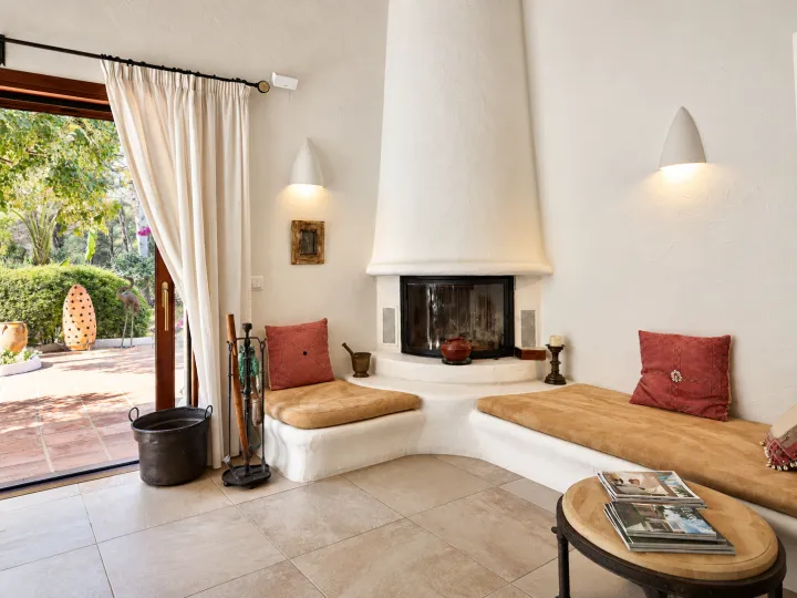 Villa en venta en Cabo de San Antonio, Jávea | Una sola planta, vistas al Montgó y apartamento de invitados