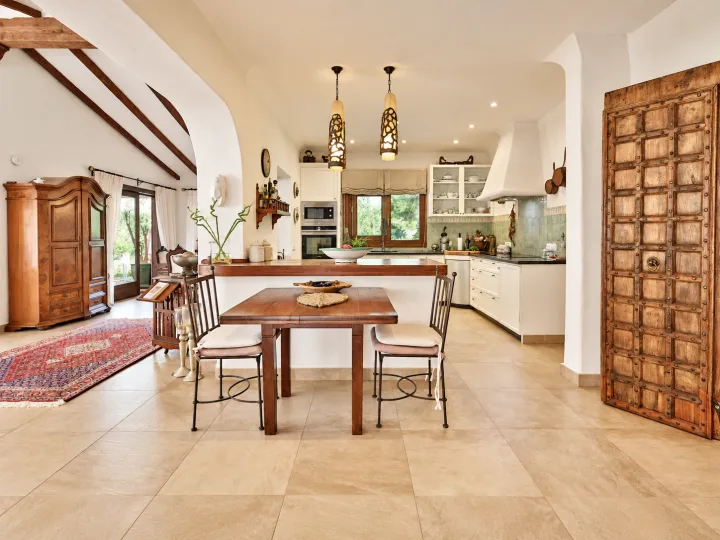 Villa en venta en Cabo de San Antonio, Jávea | Una sola planta, vistas al Montgó y apartamento de invitados