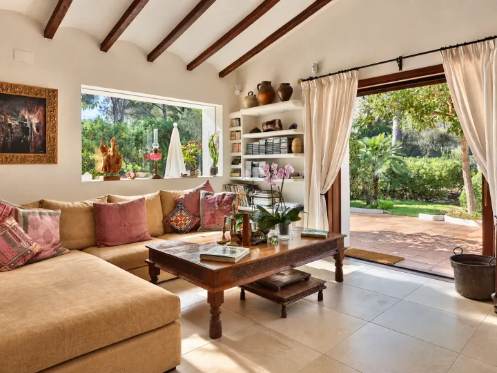 Villa en venta en Cabo de San Antonio, Jávea | Una sola planta, vistas al Montgó y apartamento de invitados