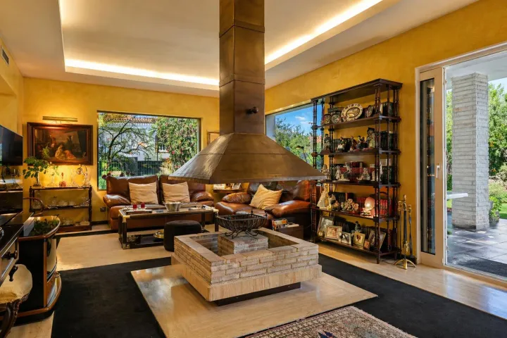 Villa con carácter, privacidad y vistas al Montgó en Dénia