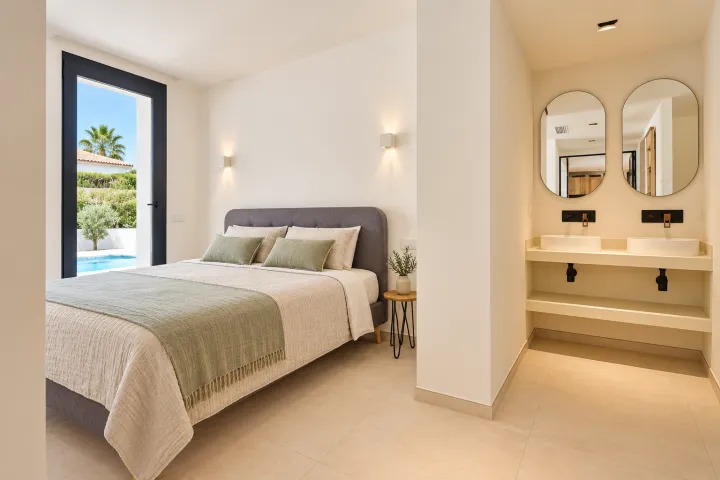 Villa completamente reformada con vistas panorámicas, privacidad y amplios exteriores