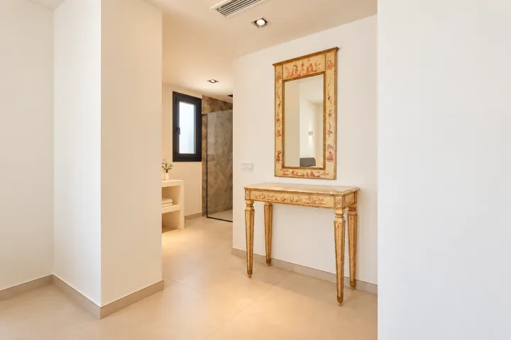 Villa completamente reformada con vistas panorámicas, privacidad y amplios exteriores