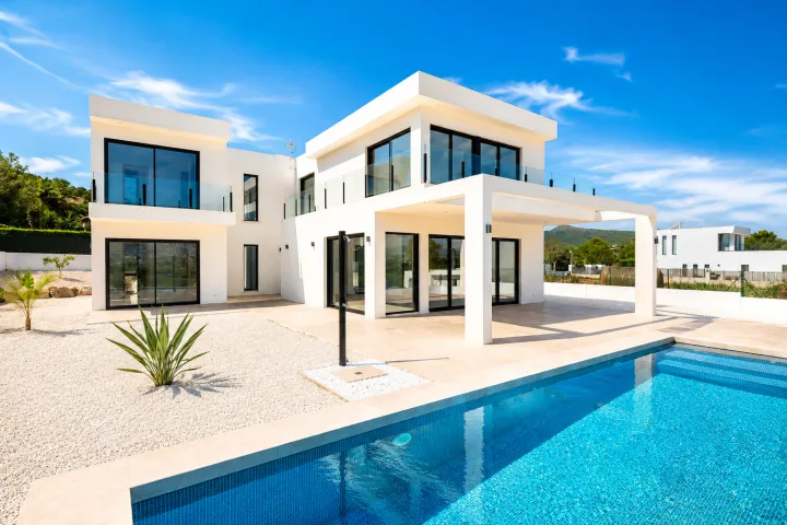 Exclusiva villa de obra nueva con vistas al Montgó en Jávea