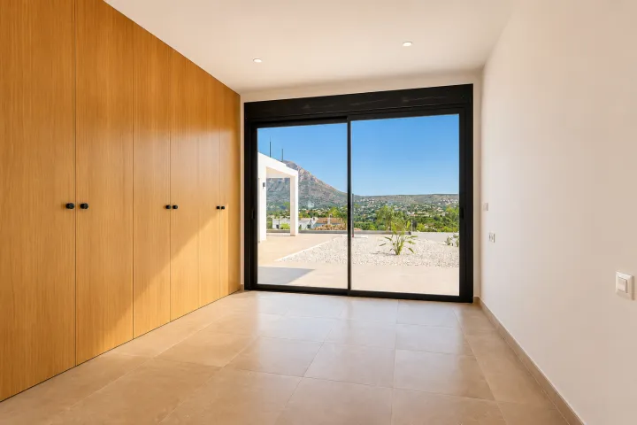 Exclusiva villa de obra nueva con vistas al Montgó en Jávea