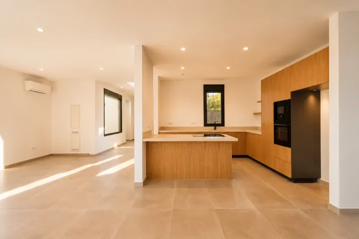 Exclusiva villa de obra nueva con vistas al Montgó en Jávea