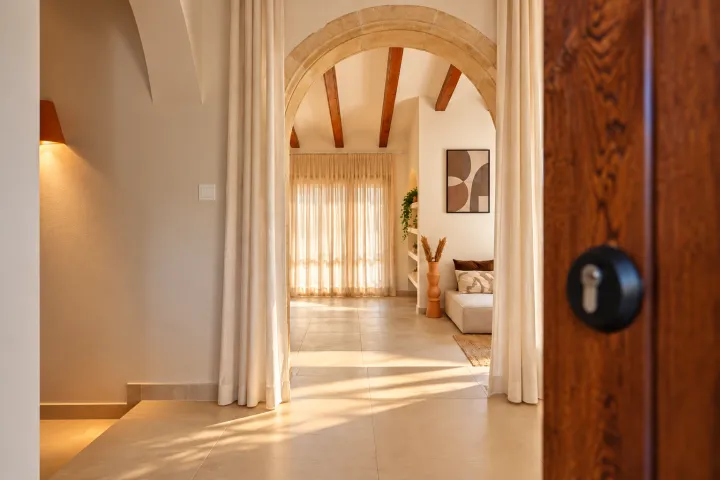 Villa reformada con casa de invitados independiente en Pinosol, Jávea