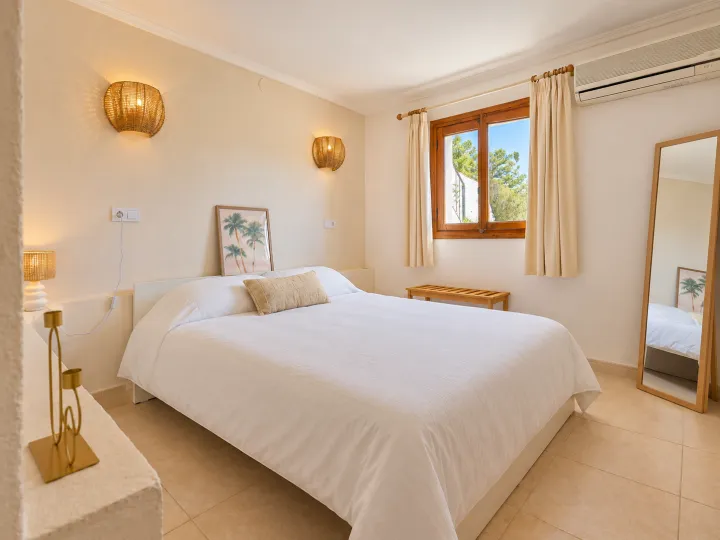 Villa reformada con casa de invitados independiente en Pinosol, Jávea