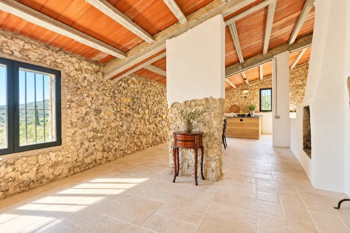 A reformed mass to live nature, just 10 minutes from Pego