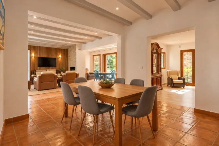 Charming villa with private pool, fruit garden and spaces to enjoy the Mediterranean