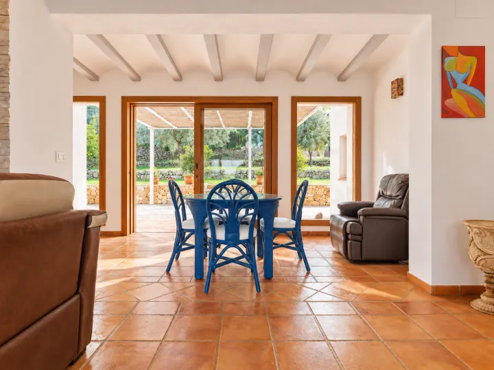 Charming villa with private pool, fruit garden and spaces to enjoy the Mediterranean