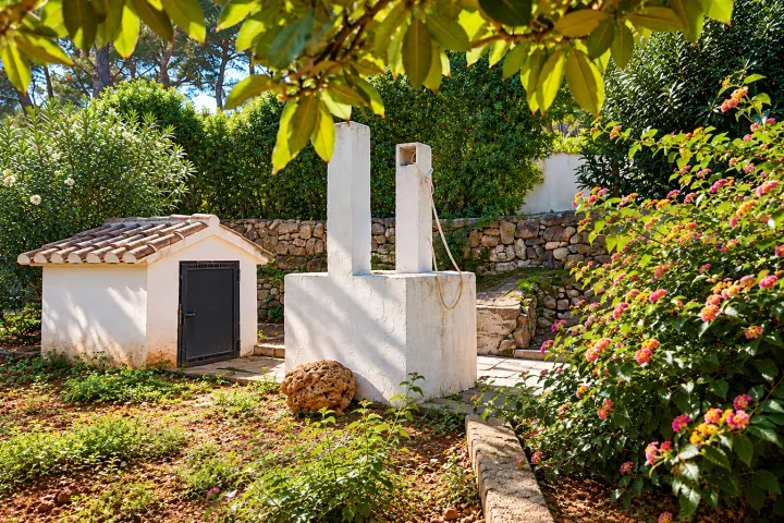 Charming villa with private pool, fruit garden and spaces to enjoy the Mediterranean
