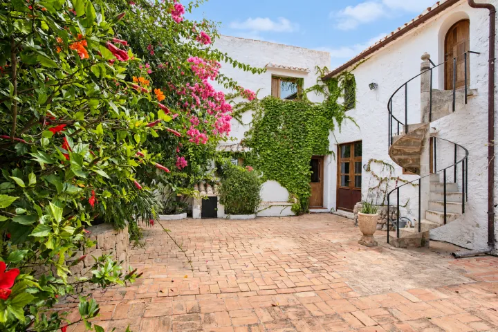 Finca de lujo en Dénia: 32.000 m² para vivir el Mediterráneo en privado