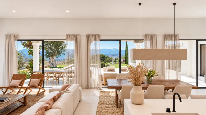 Your new life under the sun of Jávea starts here
