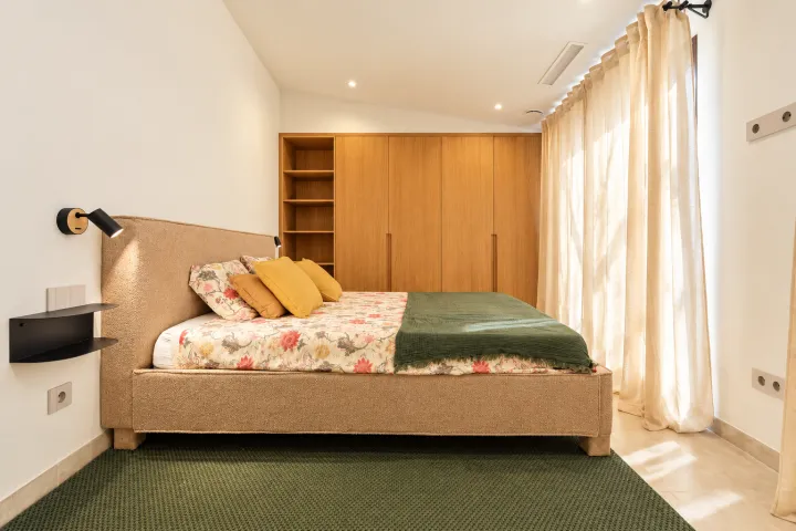 Nieuwbouw villa in Orbeta: licht, rustig en privé zwembad